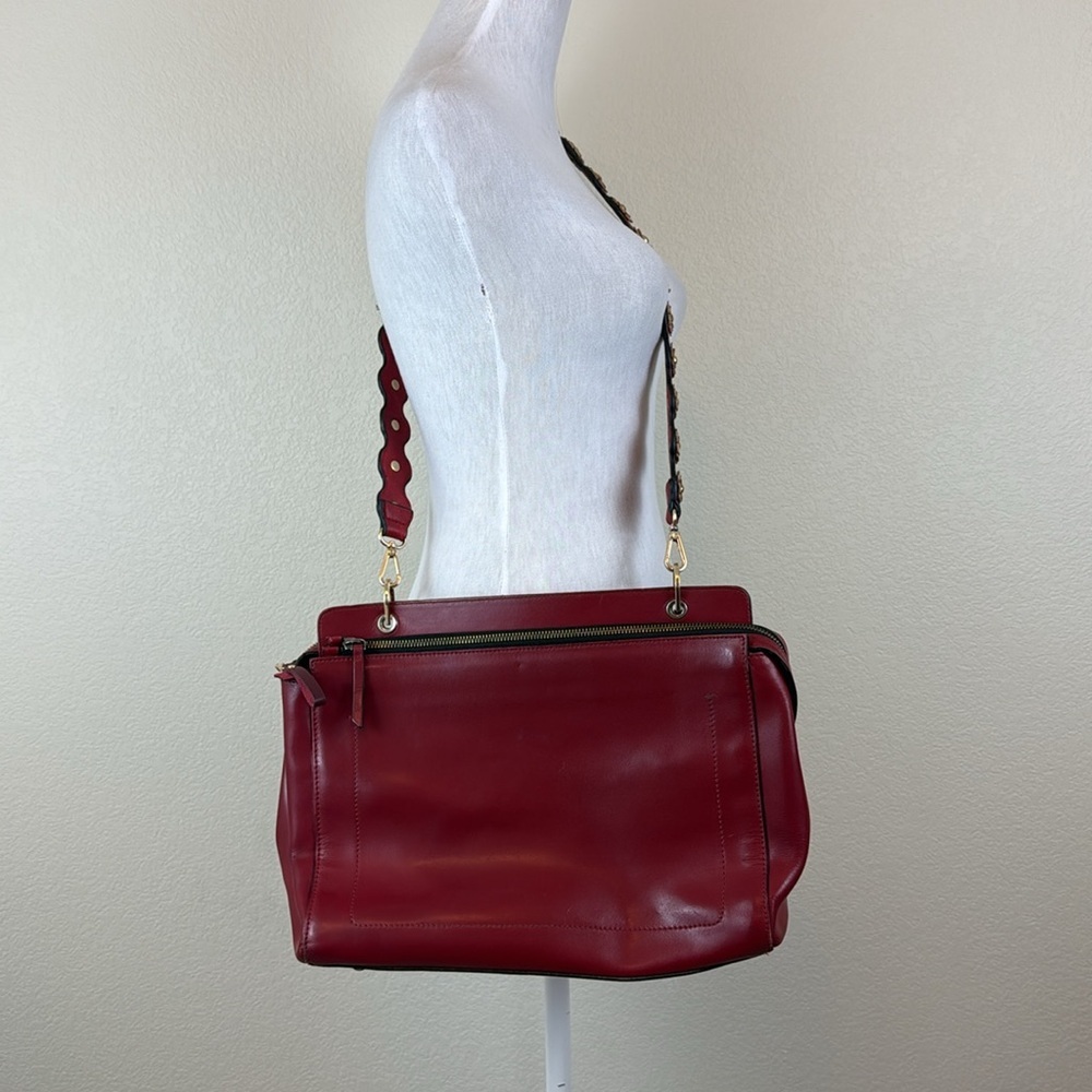 Upcycled Vittoria Napoli Elegant Red Leather Shoulder Bag - Picture 2 of 12